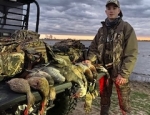 Days take snow goose hunting