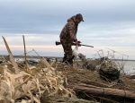 SE Missouri duck hunter getting in to pit